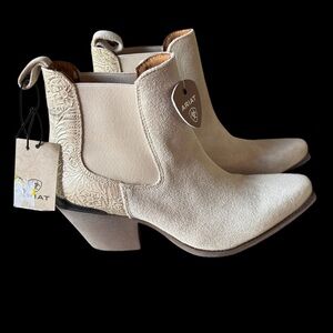 Ariat Women’s Bradley Snip Toe Boots BRAND NEW